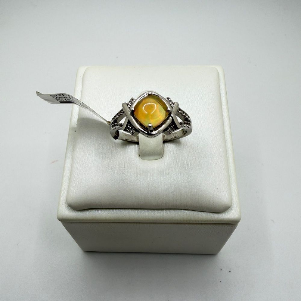 NWT 7mm Ethiopian OPAL w/ white topaz accent ring‎ in sterling silver!